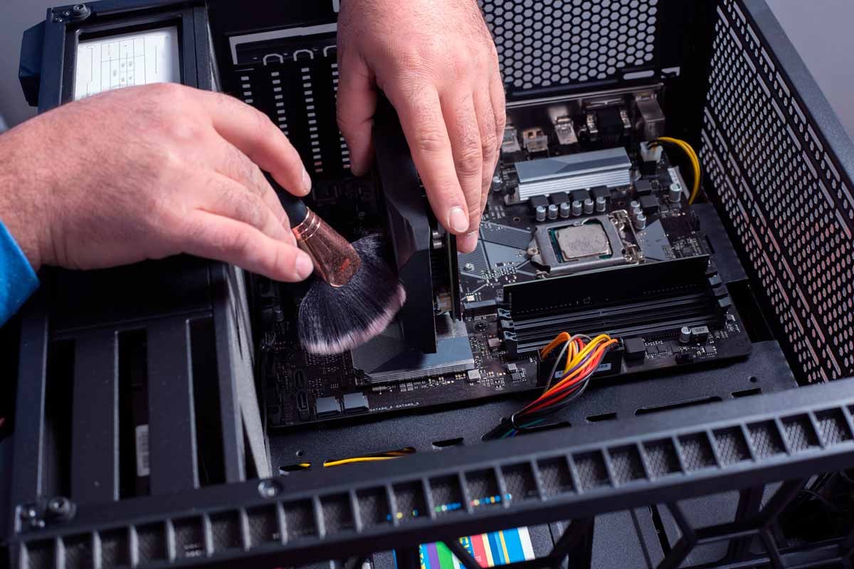 ¿Cómo limpiar el ordenador? Errores y aciertos comunes